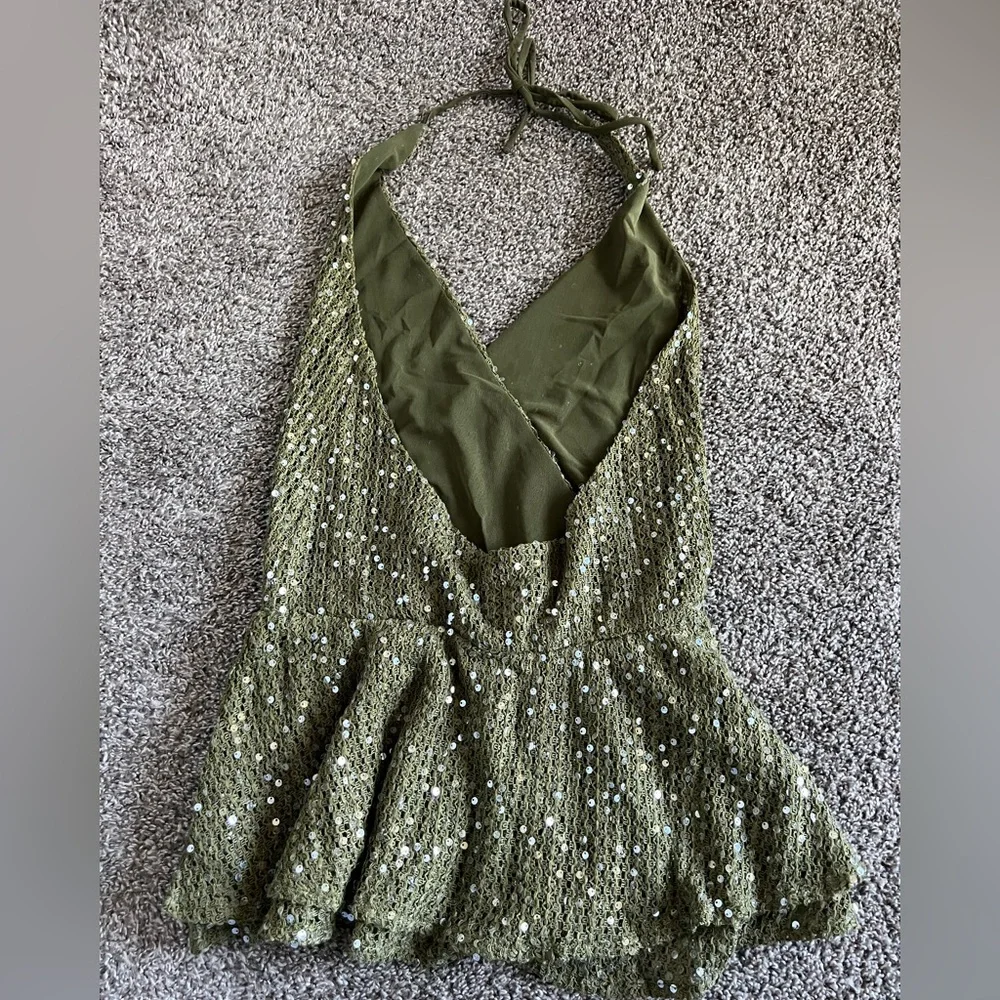White Fox Boutique Green Halter Neck Sequin Dress - Picture 3 of 3